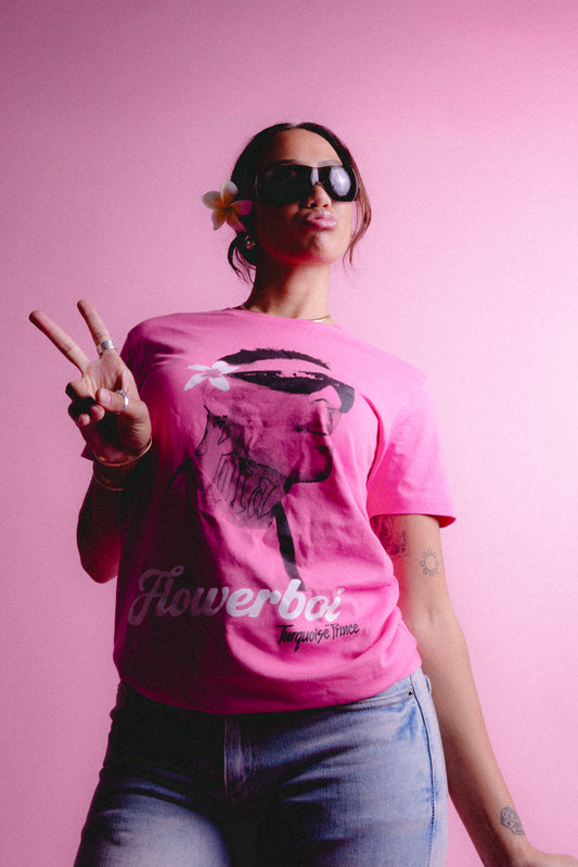FLOWERBOi TEE